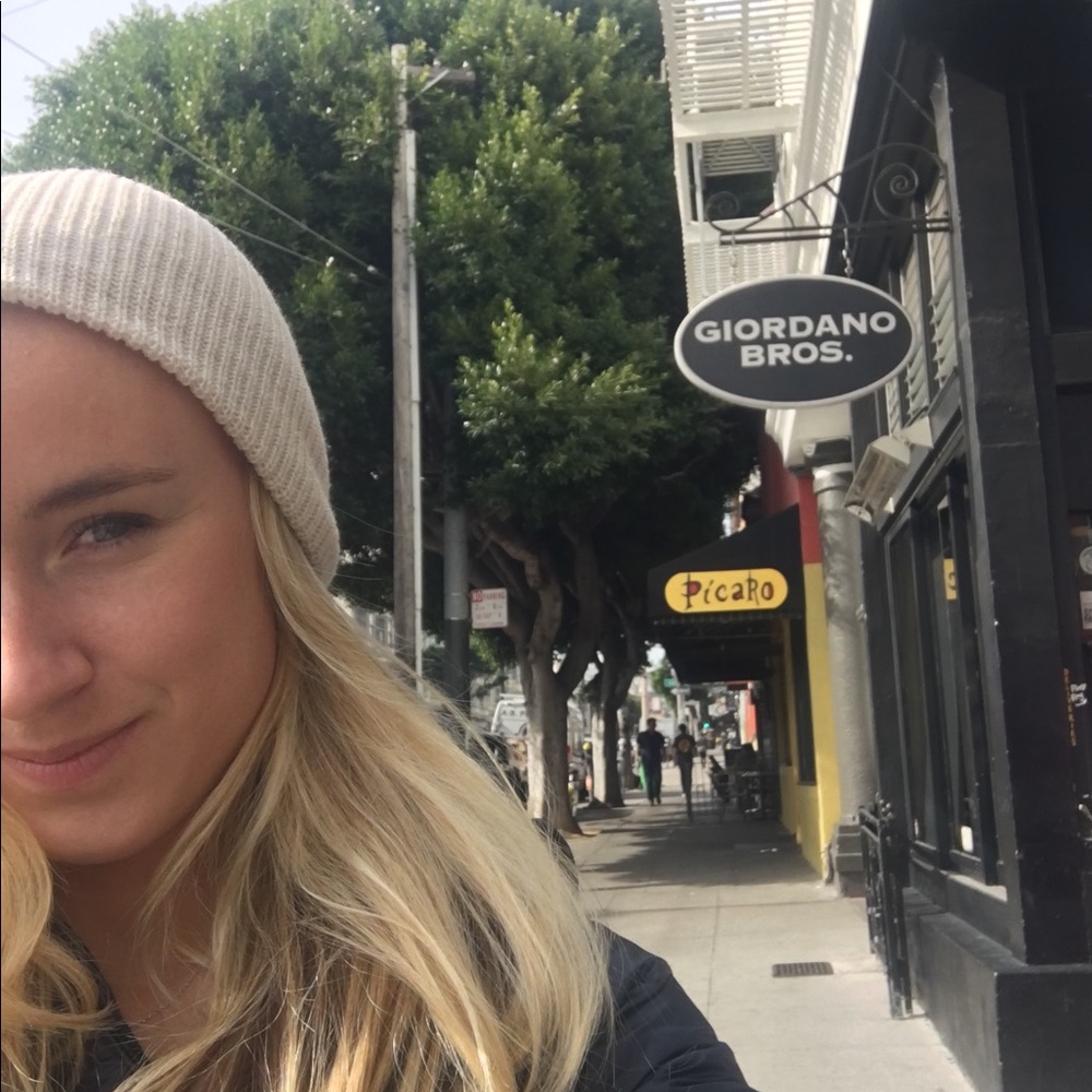 Meet your Posher, Lauren